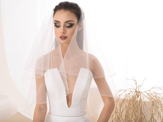 Short tulle veil